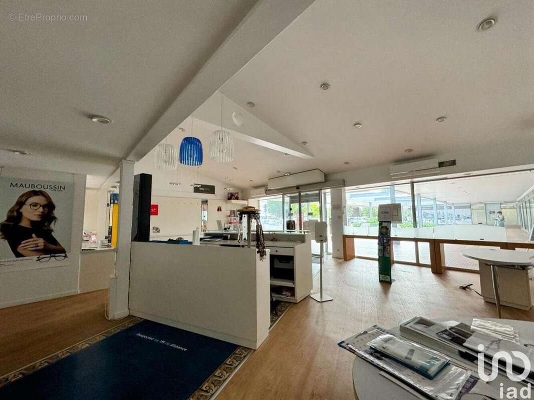 Photo 3 - Commerce à POITIERS