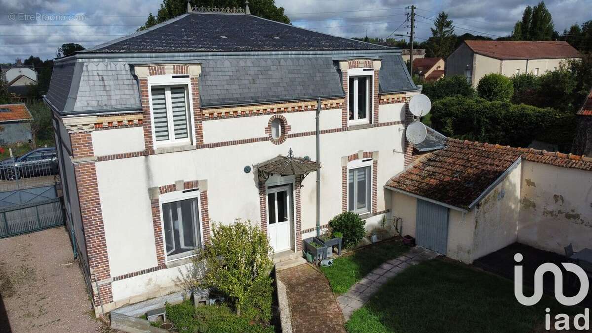 Photo 2 - Maison à MARIGNY-LE-CHATEL