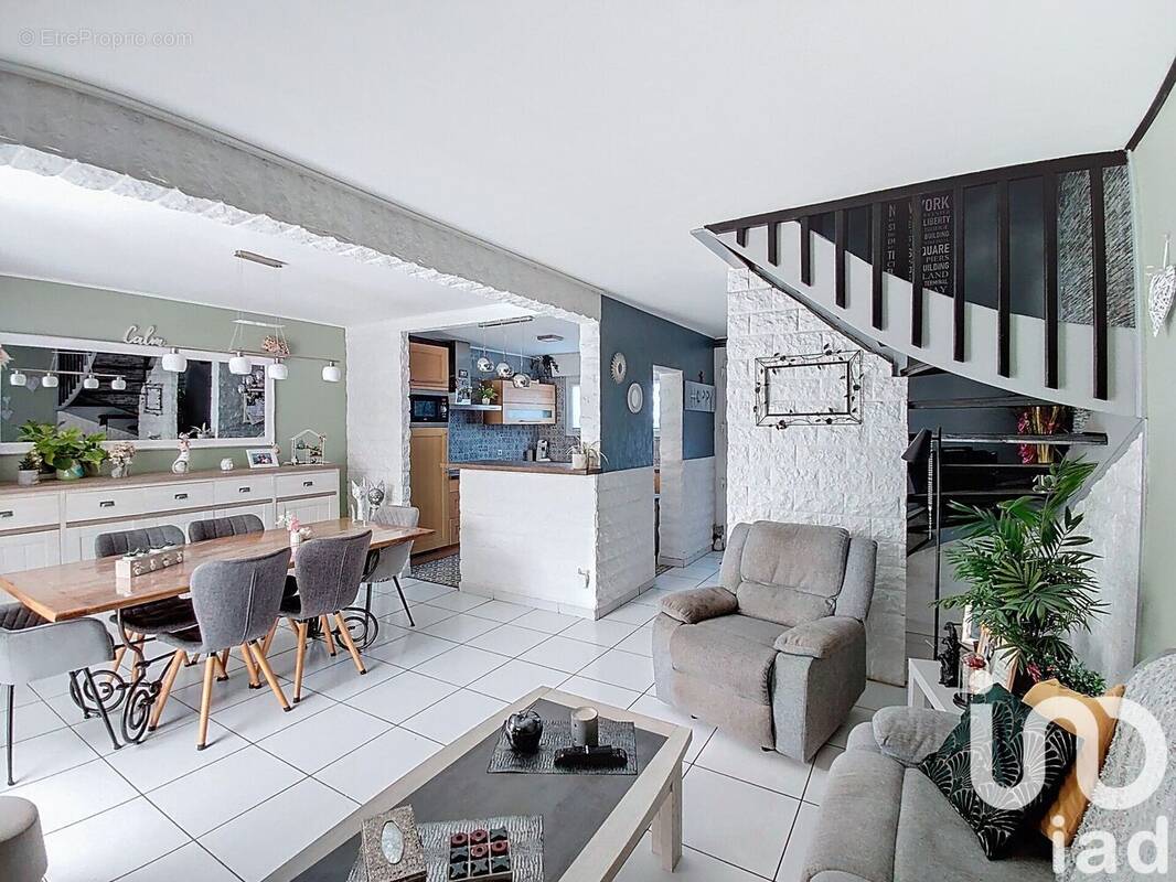 Photo 1 - Maison à DOURGES