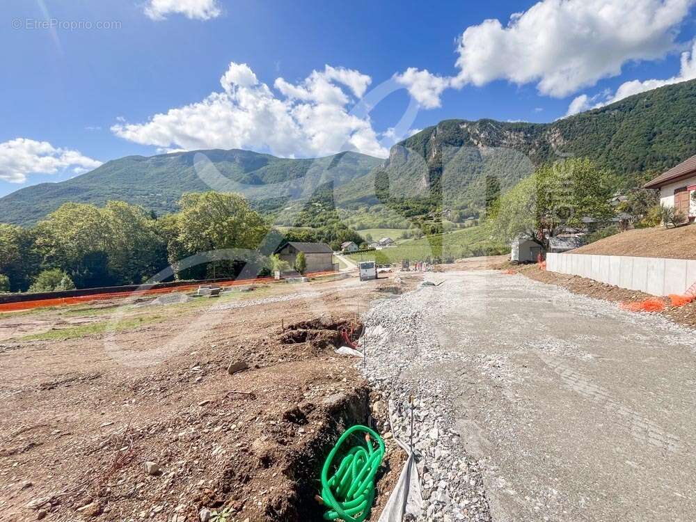 Terrain viabilisé (Lot 4) - Terrain à SAINT-PIERRE-D&#039;ALBIGNY