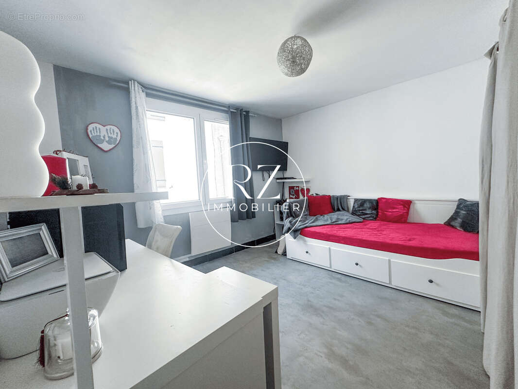 Maison à SAINT-ZACHARIE