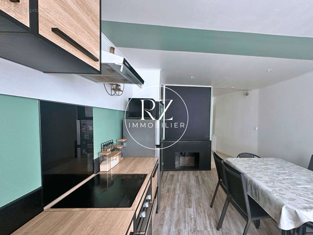 Maison à SAINT-ZACHARIE