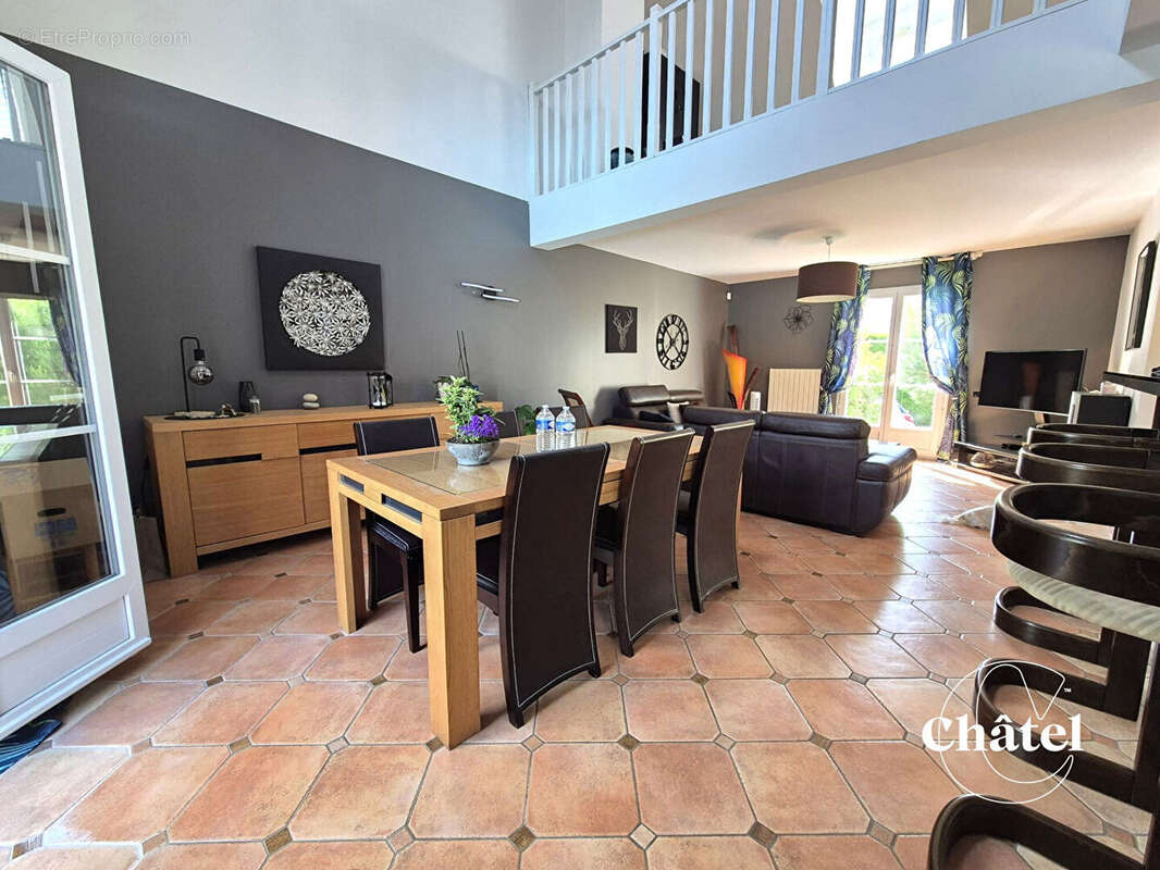 Maison à PONT-SAINTE-MAXENCE