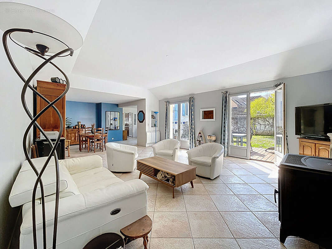 Maison à LE TREMBLAY-SUR-MAULDRE