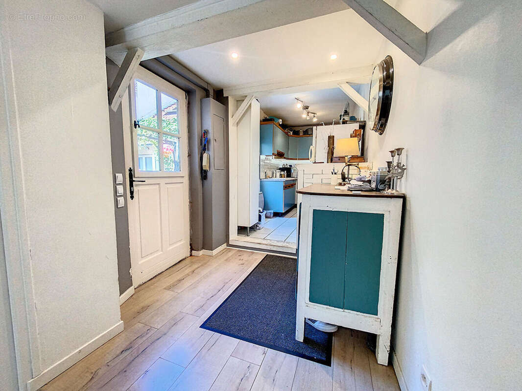 Appartement à NEAUPHLE-LE-CHATEAU