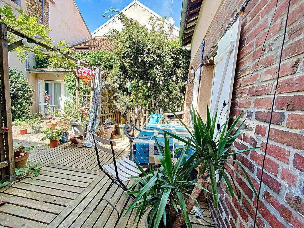 Appartement à NEAUPHLE-LE-CHATEAU