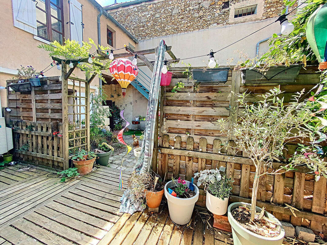 Appartement à NEAUPHLE-LE-CHATEAU