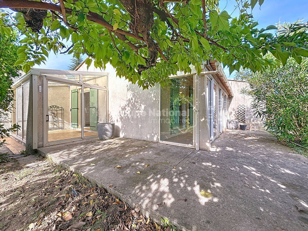 Maison à CAMARET-SUR-AIGUES