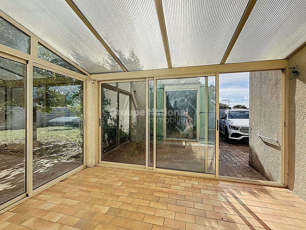 Maison à CAMARET-SUR-AIGUES