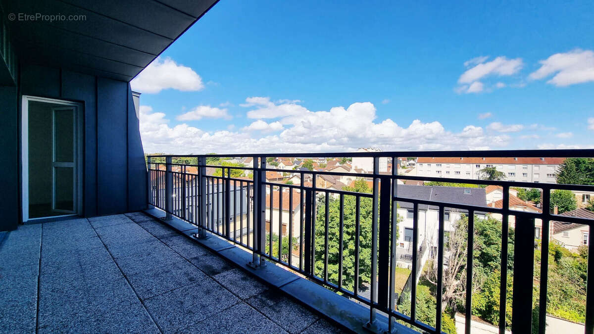 Appartement à SARTROUVILLE