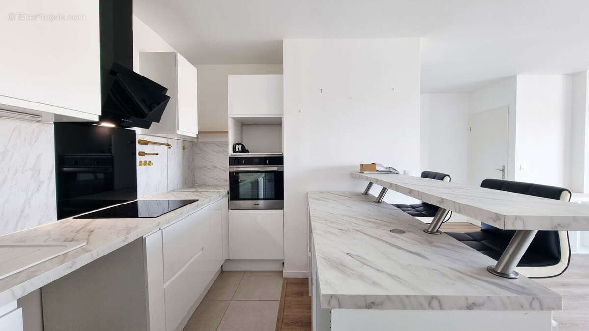 Appartement à SARTROUVILLE