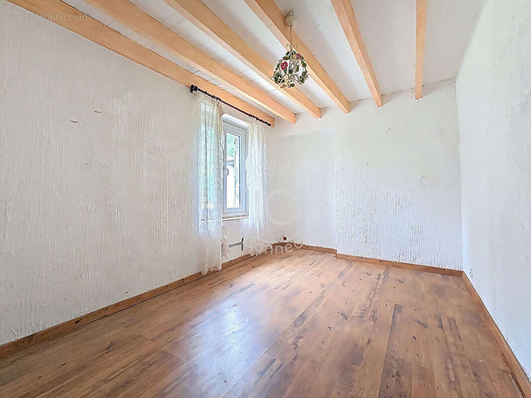 Maison à SAINT-GEORGES-HAUTE-VILLE