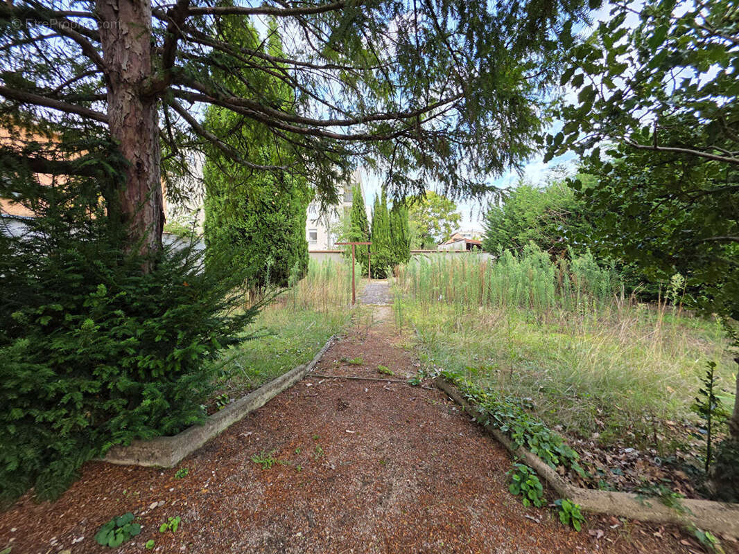 Terrain à VILLEURBANNE