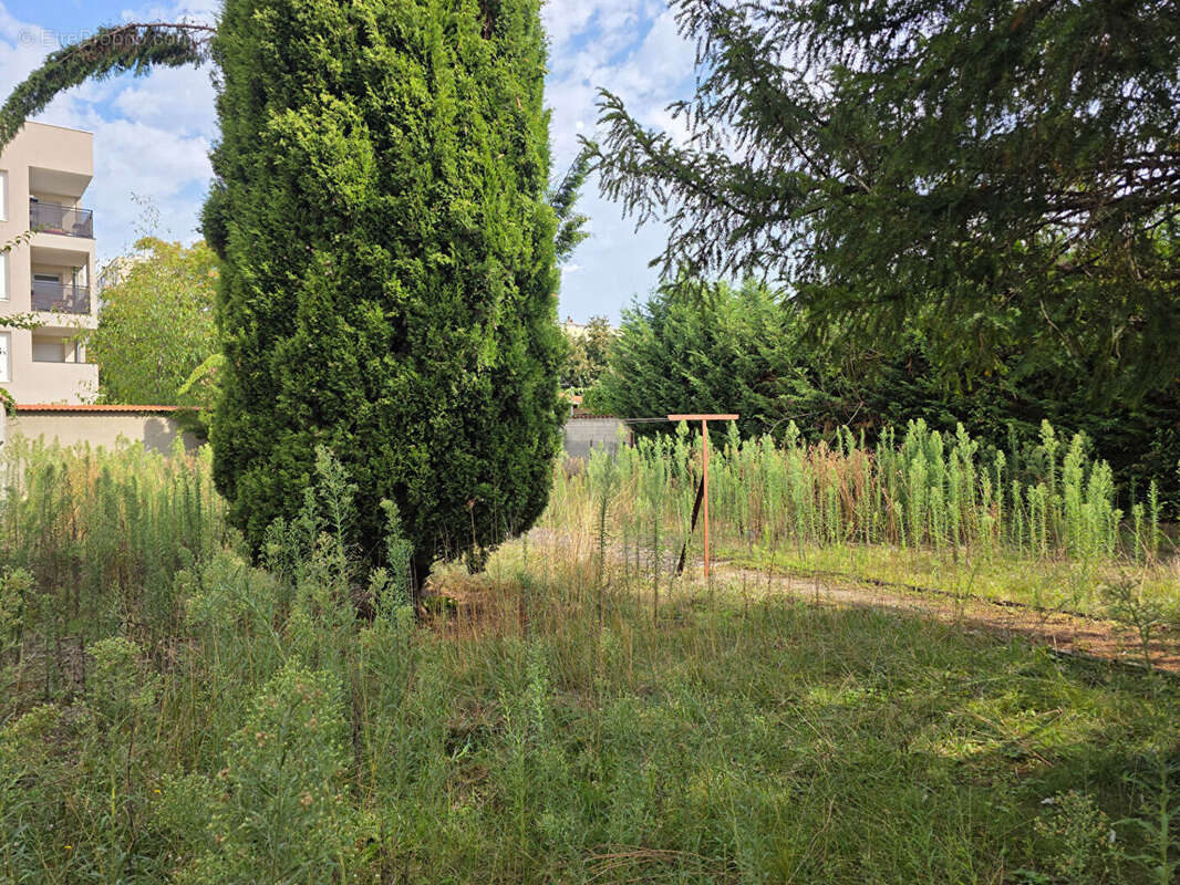 Terrain à VILLEURBANNE