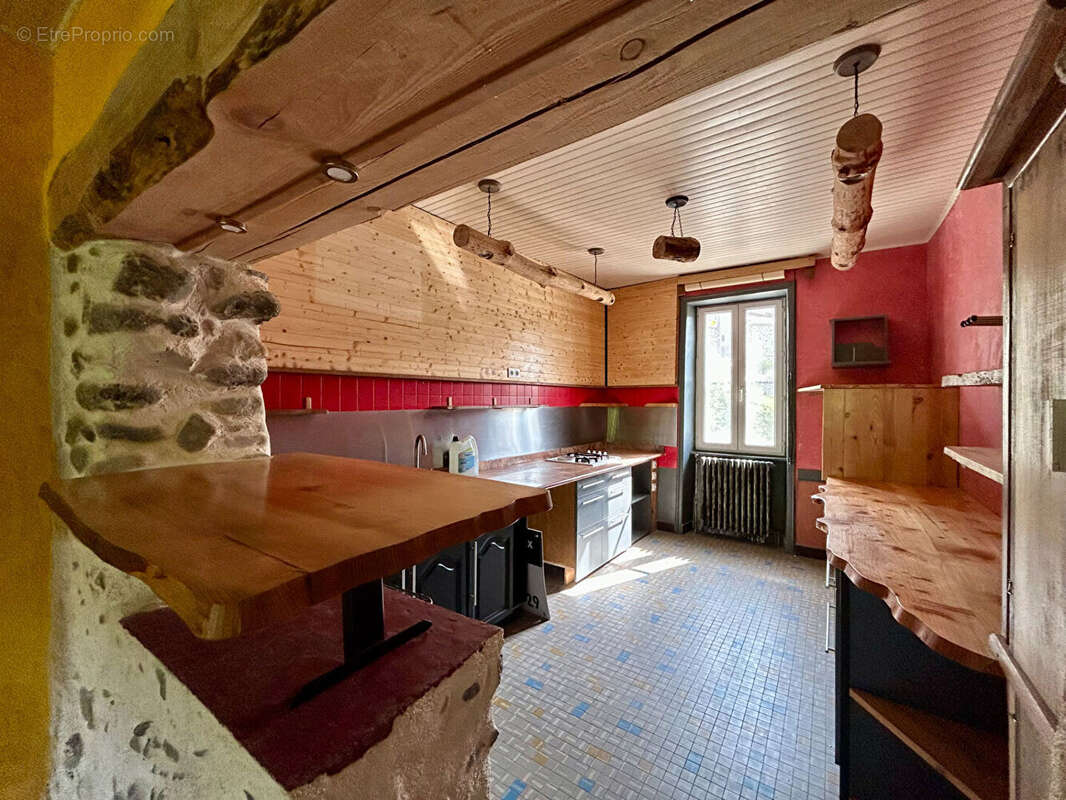 Maison à SAINT-MARTIN-SUR-LAVEZON