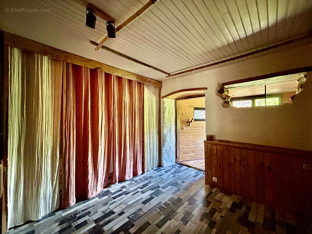 Maison à SAINT-MARTIN-SUR-LAVEZON