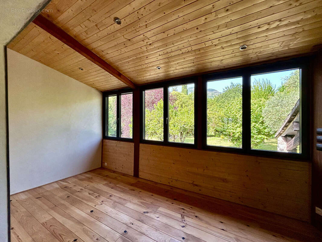 Maison à SAINT-MARTIN-SUR-LAVEZON