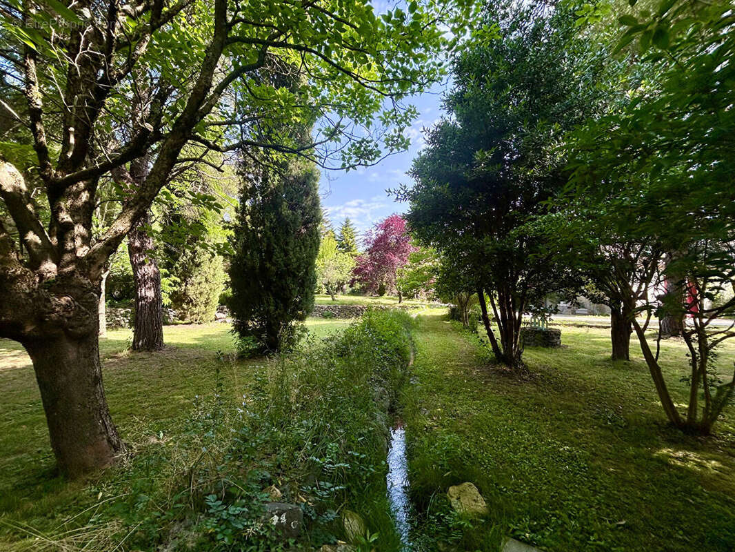 Maison à SAINT-MARTIN-SUR-LAVEZON