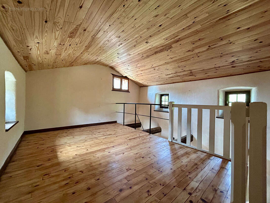 Maison à SAINT-MARTIN-SUR-LAVEZON