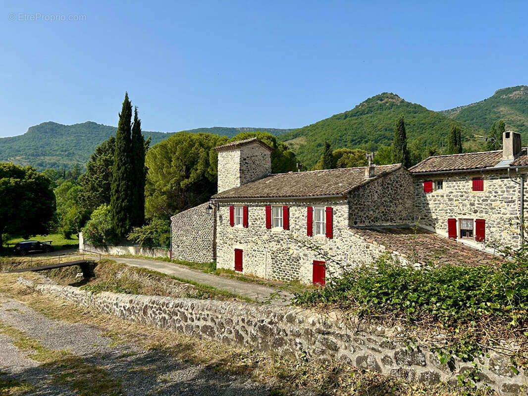 Maison à SAINT-MARTIN-SUR-LAVEZON
