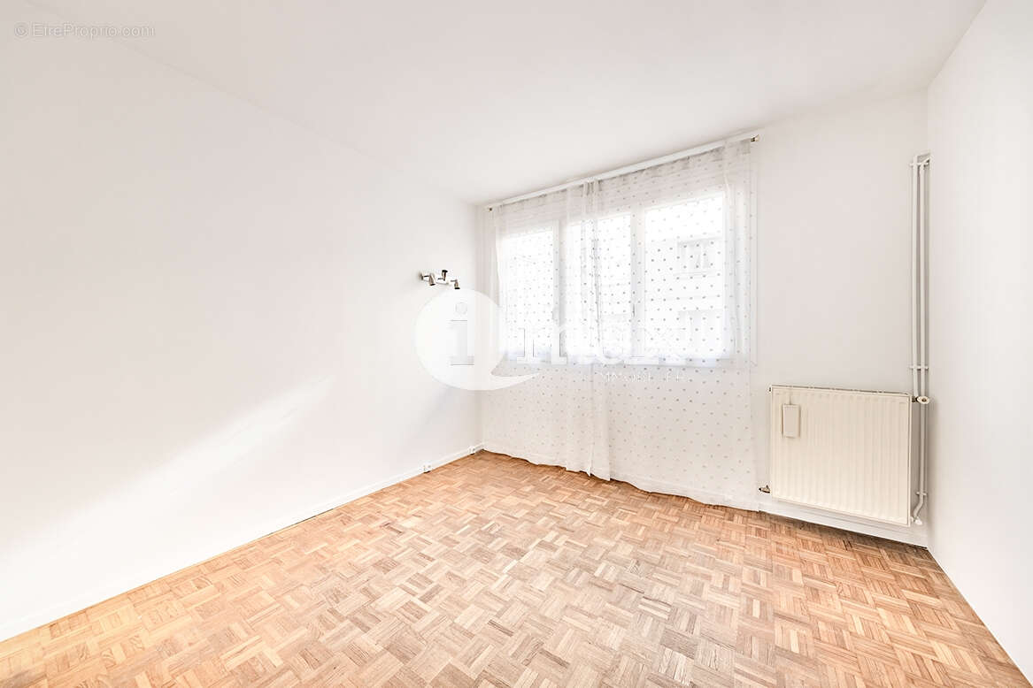 Appartement à LEVALLOIS-PERRET