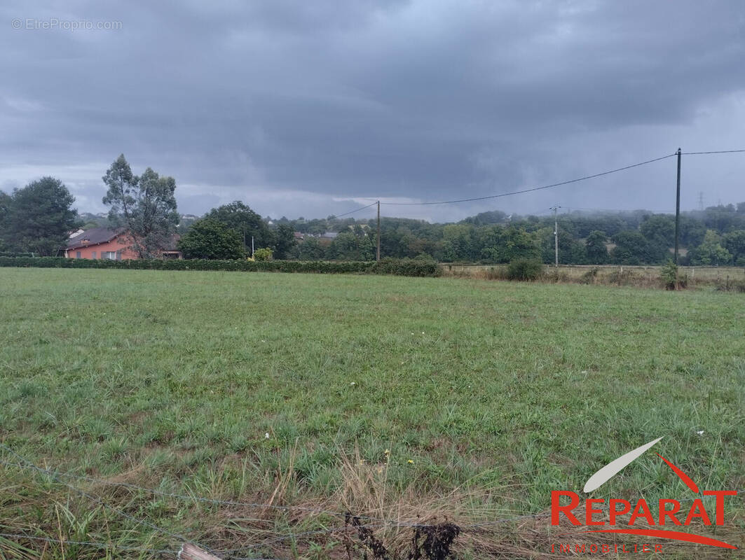 Terrain à SAINT-VIANCE