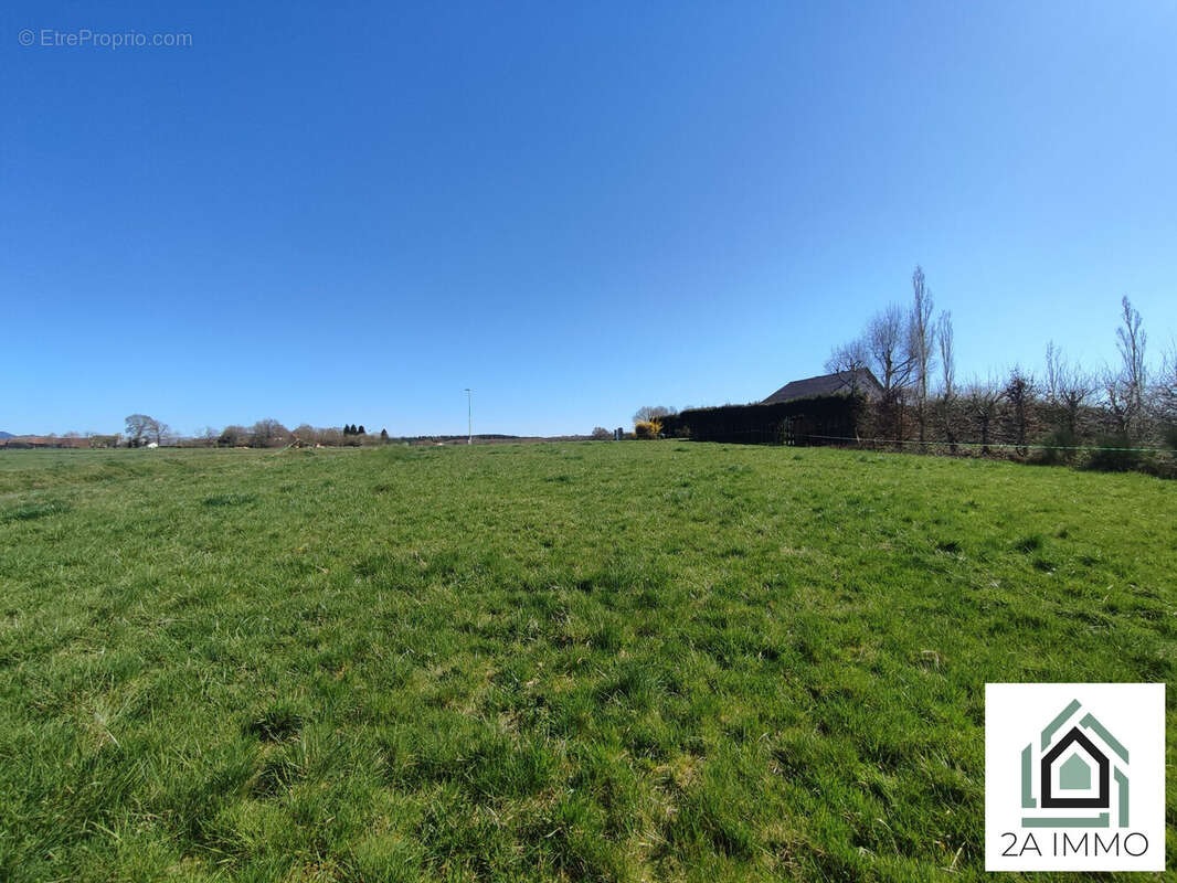 Terrain à MONTFERMY