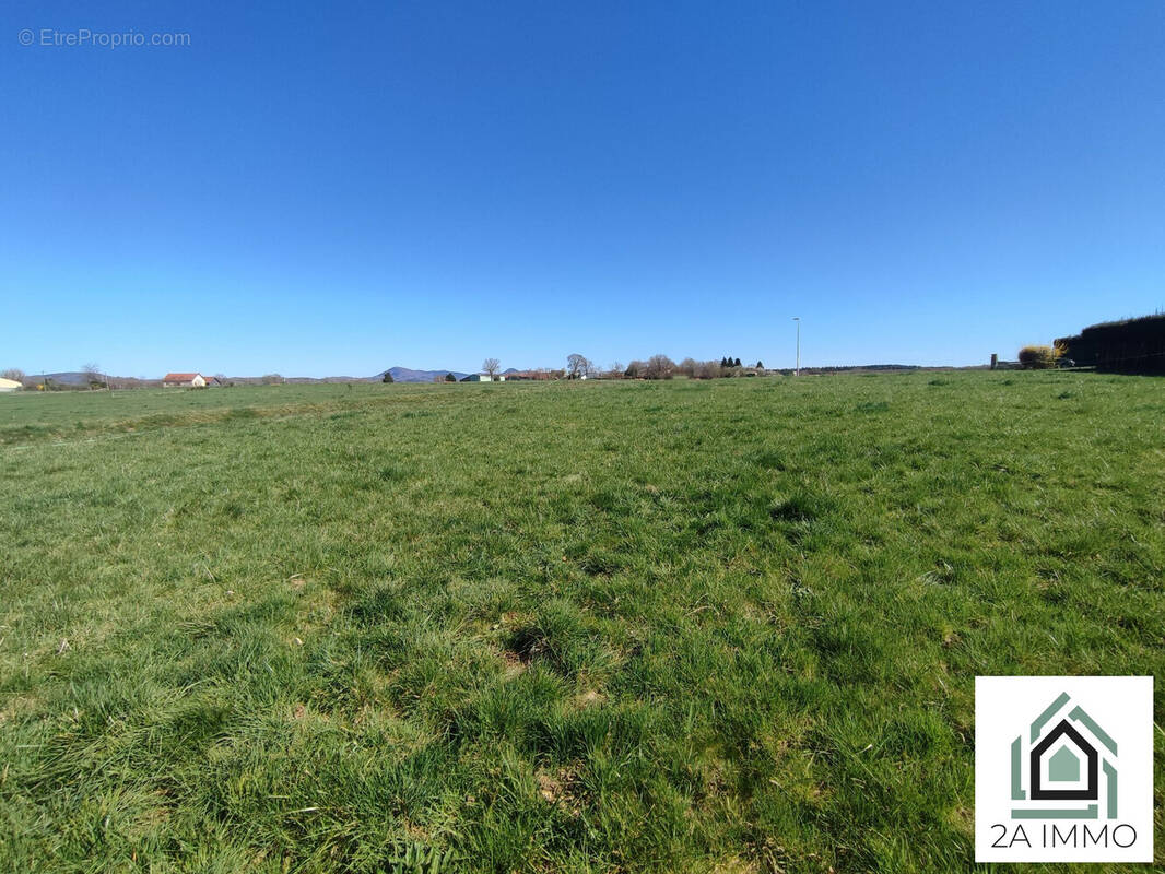 Terrain à MONTFERMY