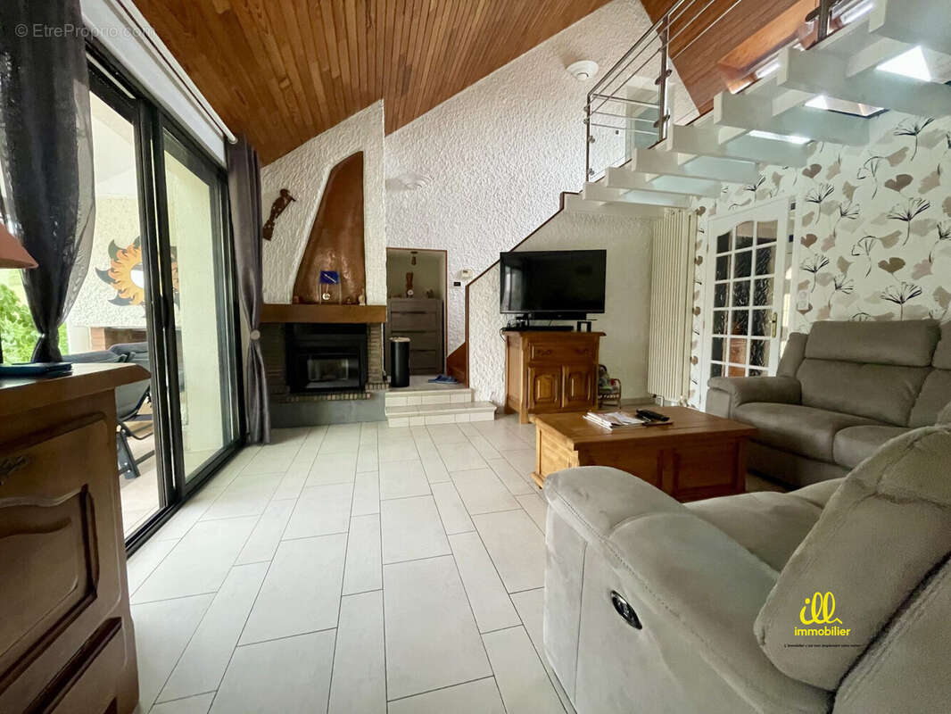 Maison à NEUVILLE-LES-THIS