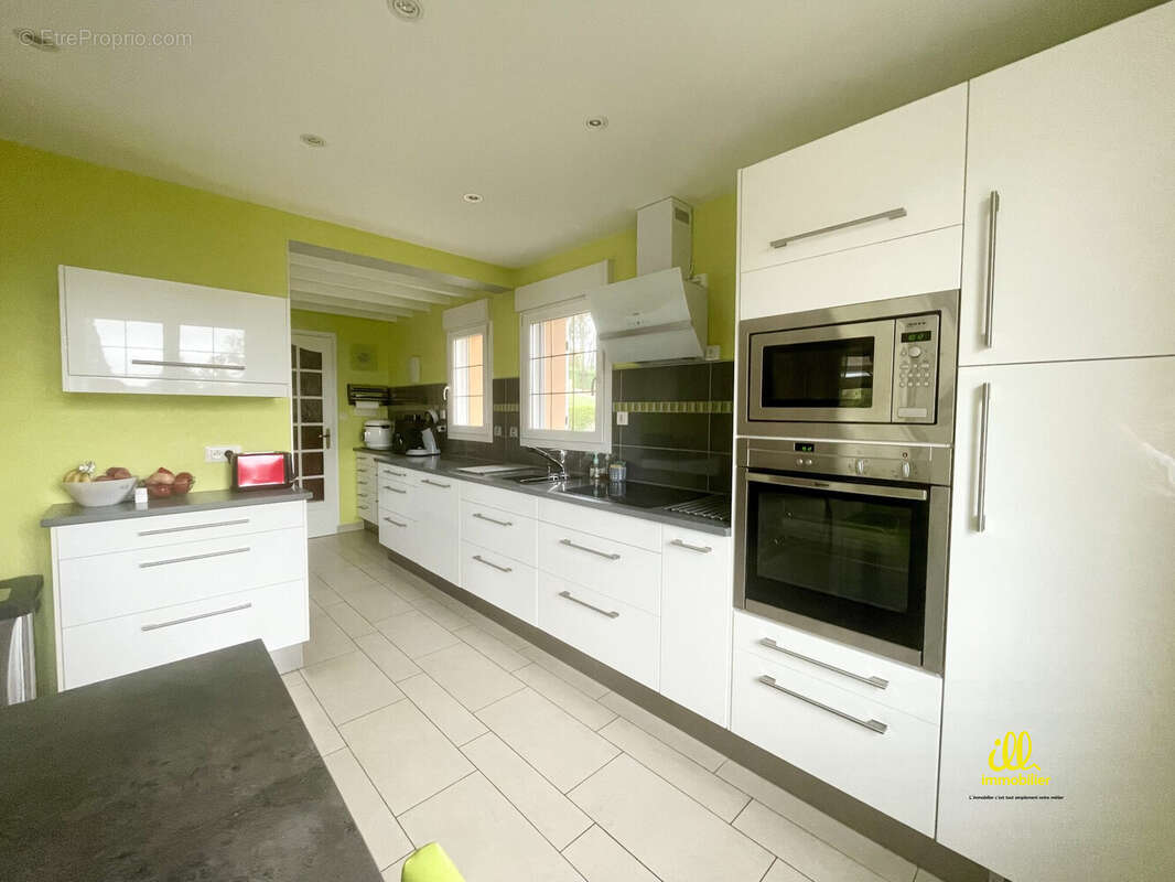 Maison à NEUVILLE-LES-THIS