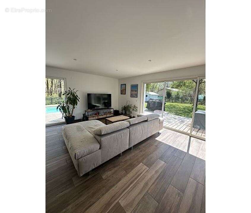 Maison à GRAYAN-ET-L&#039;HOPITAL