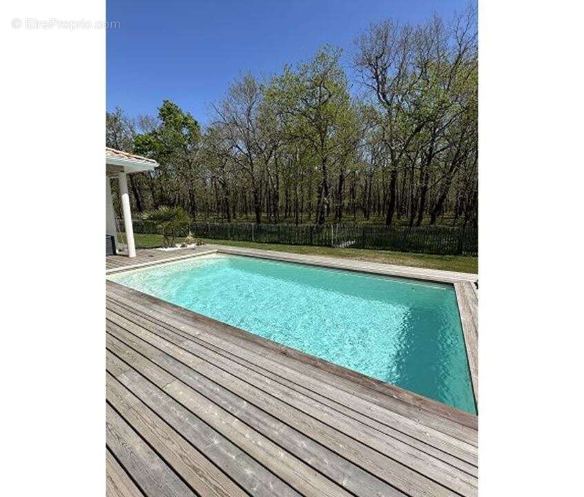 Maison à GRAYAN-ET-L&#039;HOPITAL