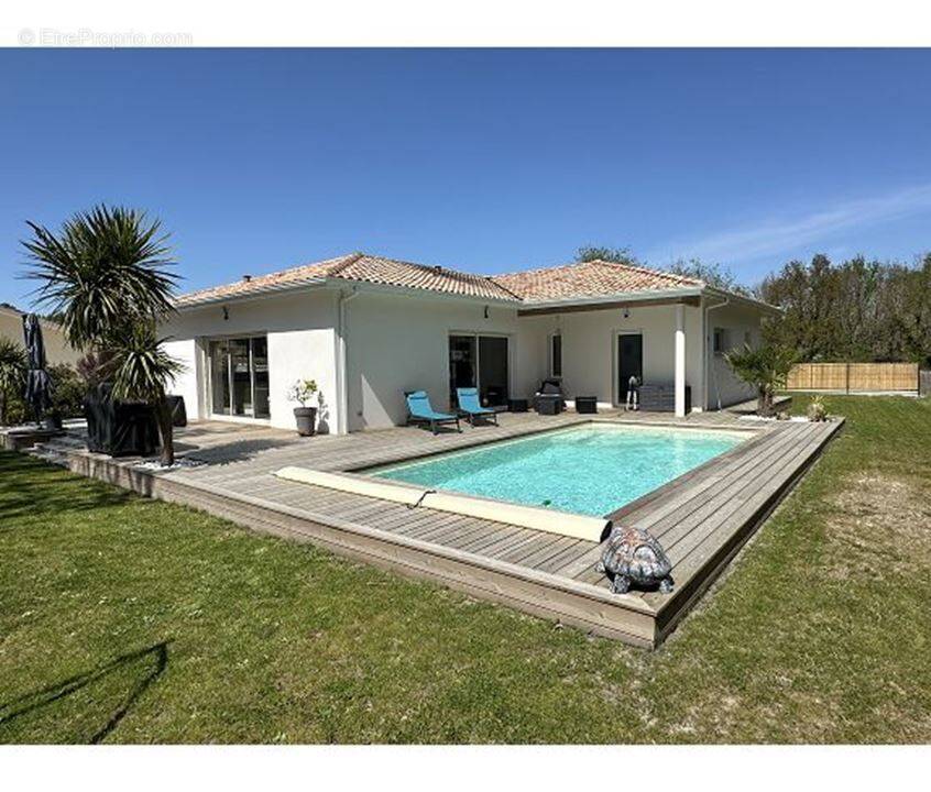 Maison à GRAYAN-ET-L&#039;HOPITAL