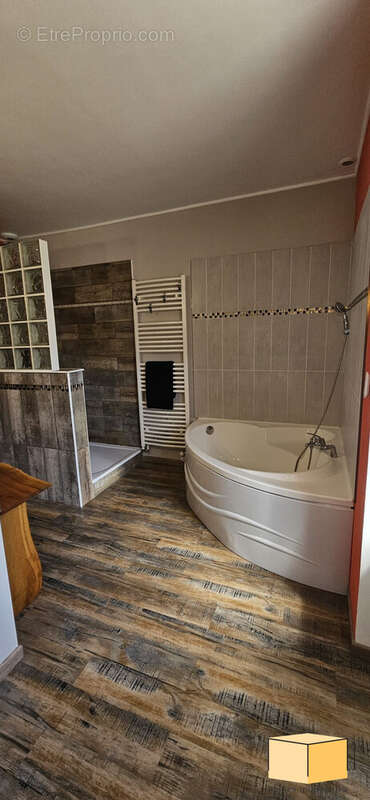 Maison à CHAMPAGNE-EN-VALROMEY