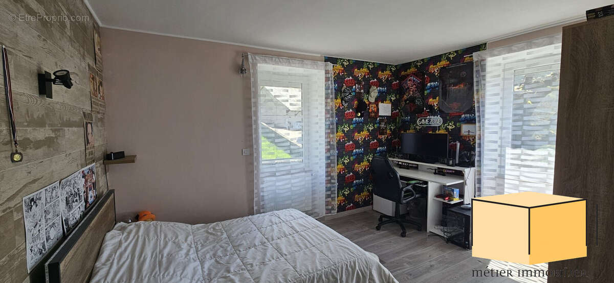 Maison à CHAMPAGNE-EN-VALROMEY