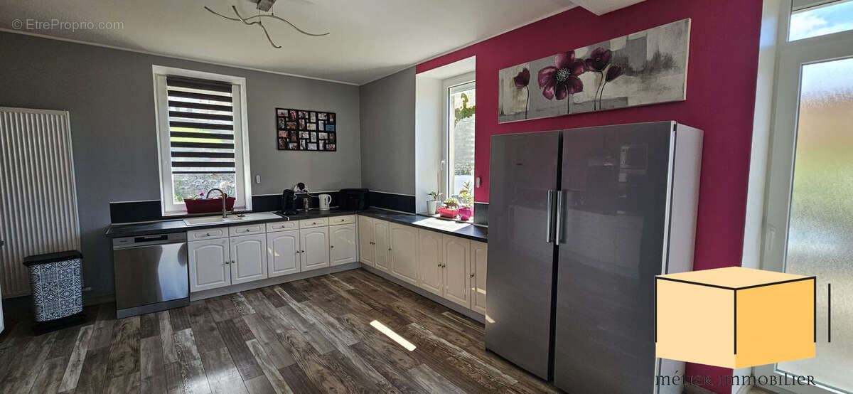 Maison à CHAMPAGNE-EN-VALROMEY