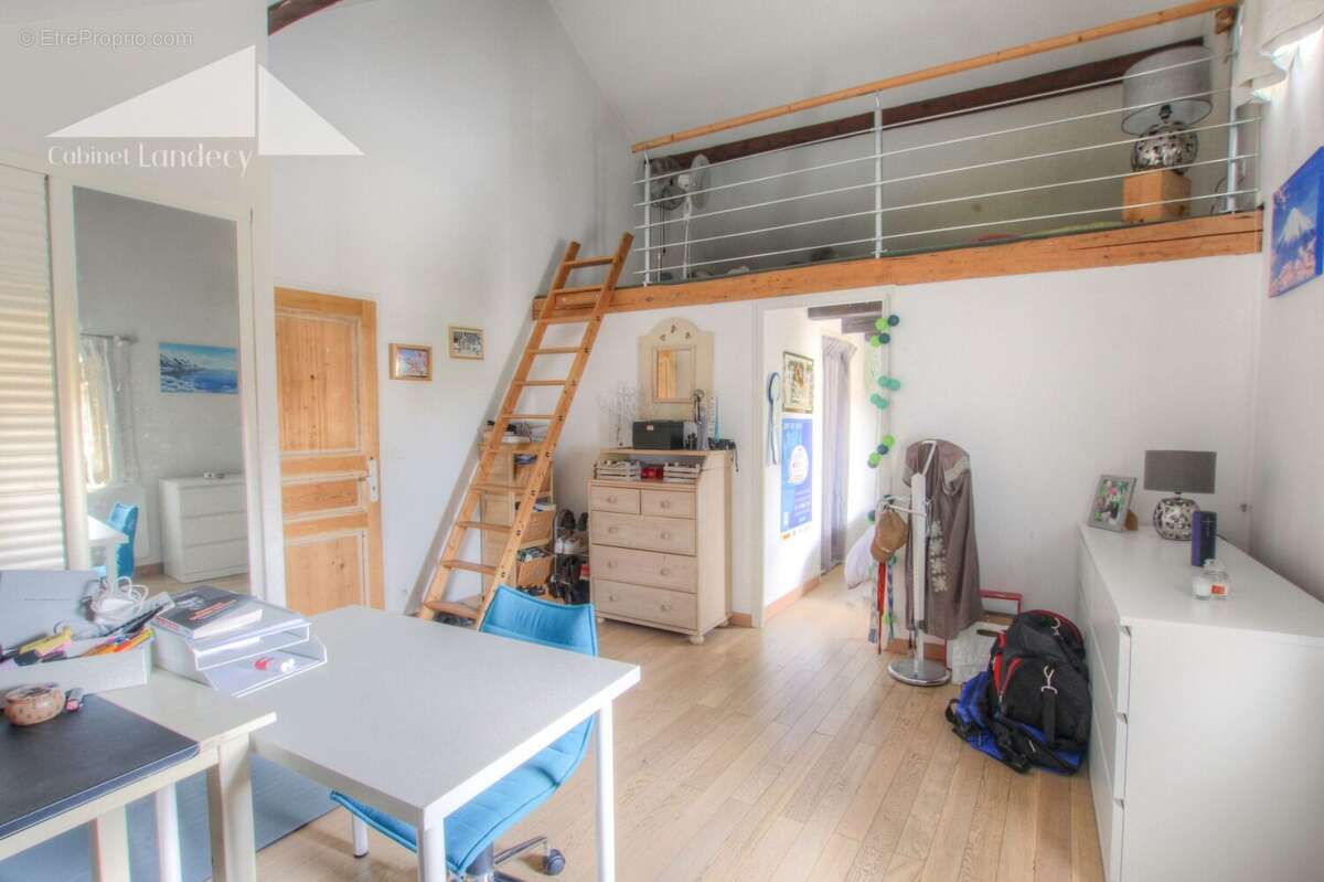 Maison à DIVONNE-LES-BAINS