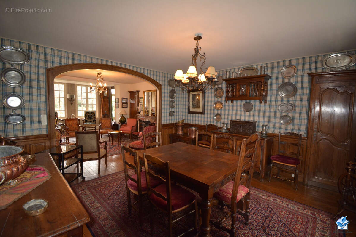 Salle à manger - Maison à COSNE-D&#039;ALLIER