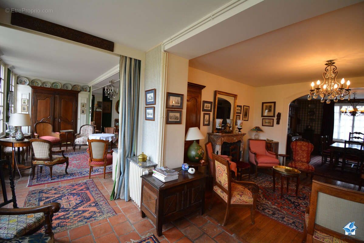 Maison à COSNE-D&#039;ALLIER