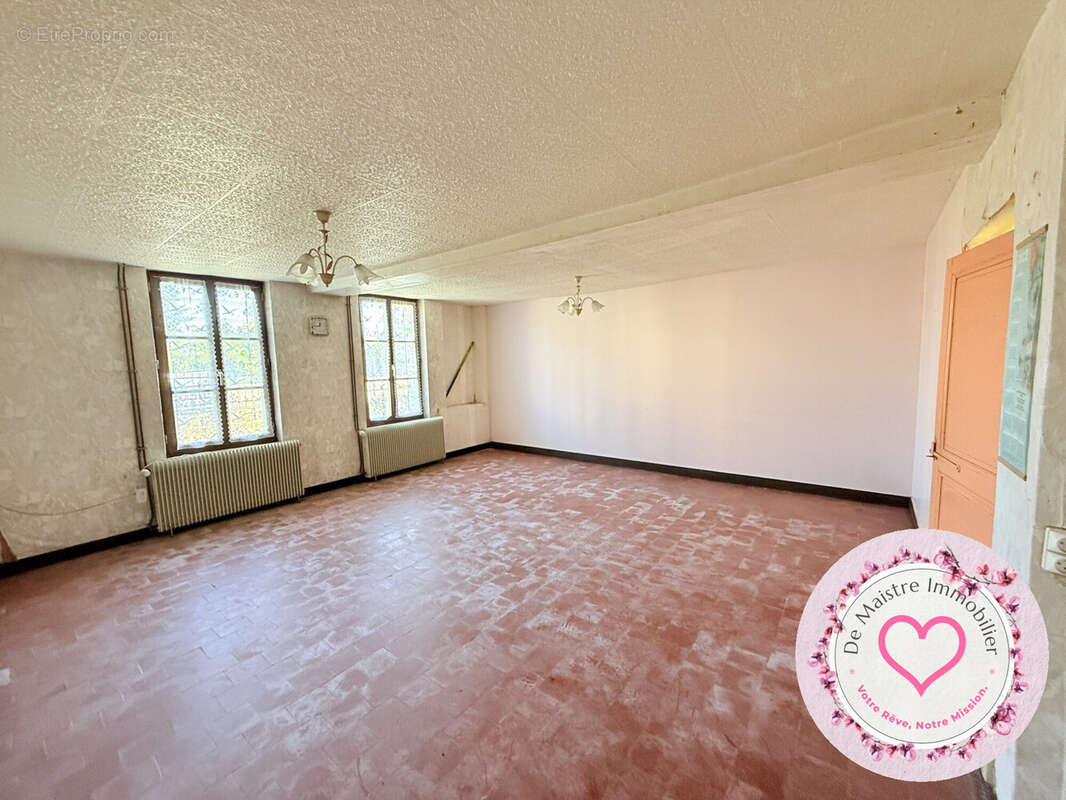 Maison à VILLEMURLIN