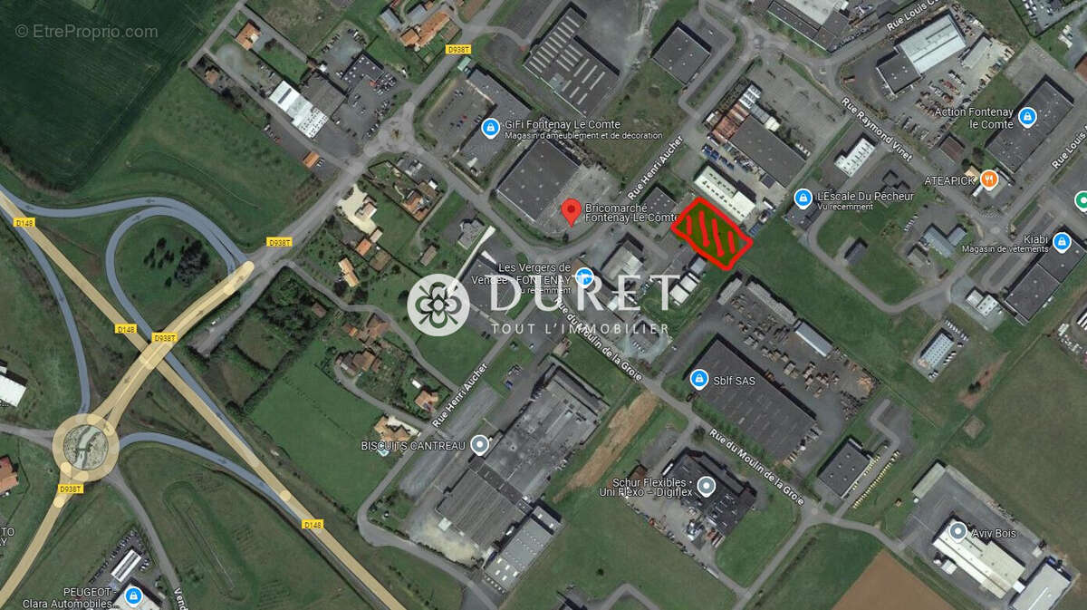 Terrain à FONTENAY-LE-COMTE