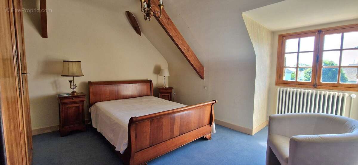 Maison à LA CHAUSSEE-SAINT-VICTOR