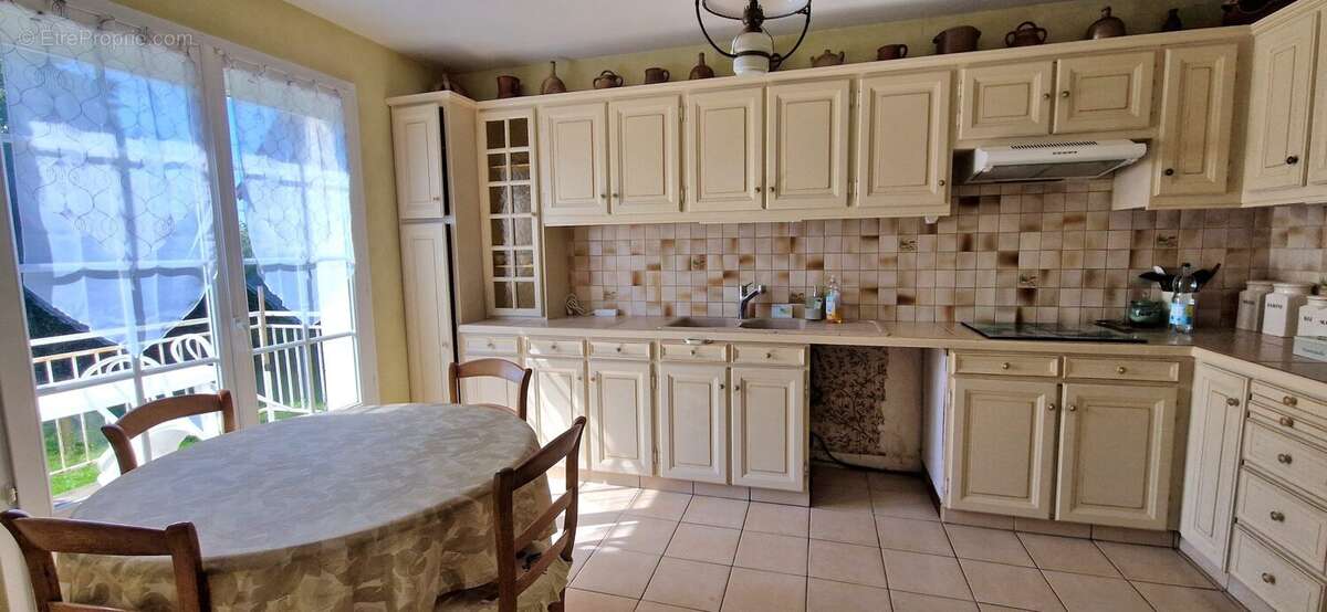 Maison à LA CHAUSSEE-SAINT-VICTOR