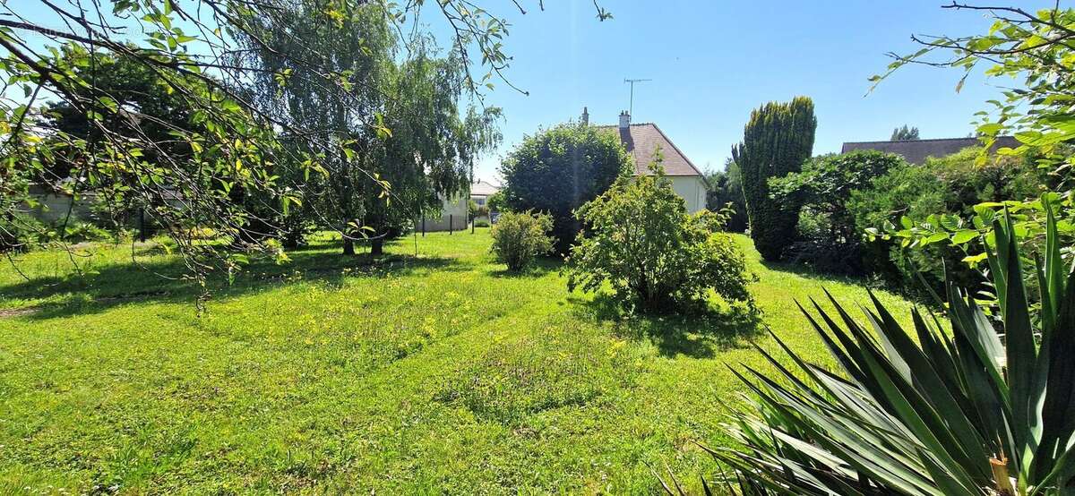 Maison à LA CHAUSSEE-SAINT-VICTOR