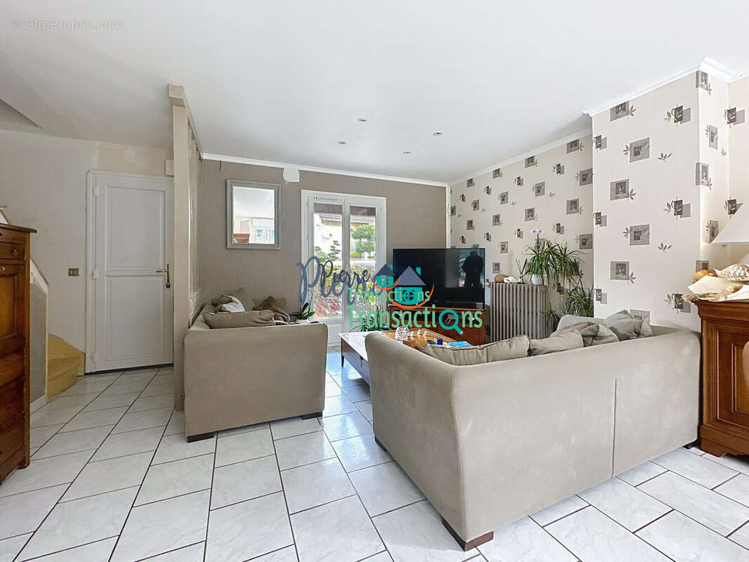 Maison à SAINT-MAURICE-D&#039;ETELAN