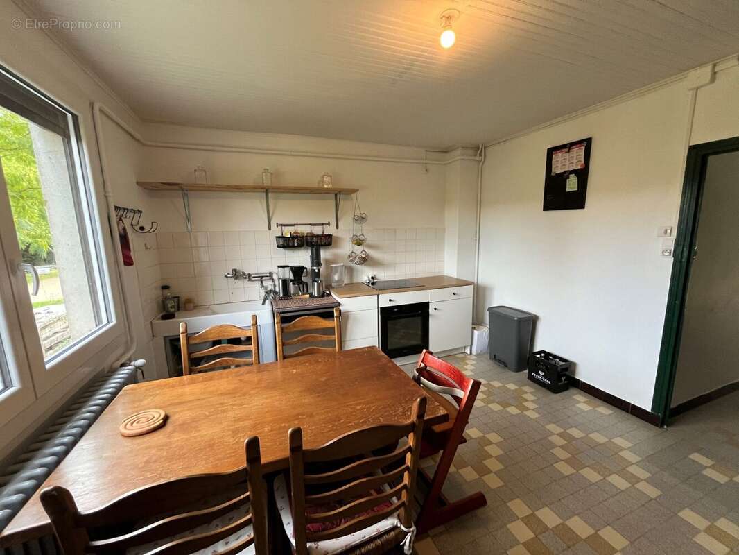 Maison à L&#039;ABERGEMENT-DE-CUISERY