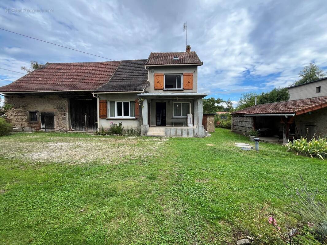 Maison à L&#039;ABERGEMENT-DE-CUISERY
