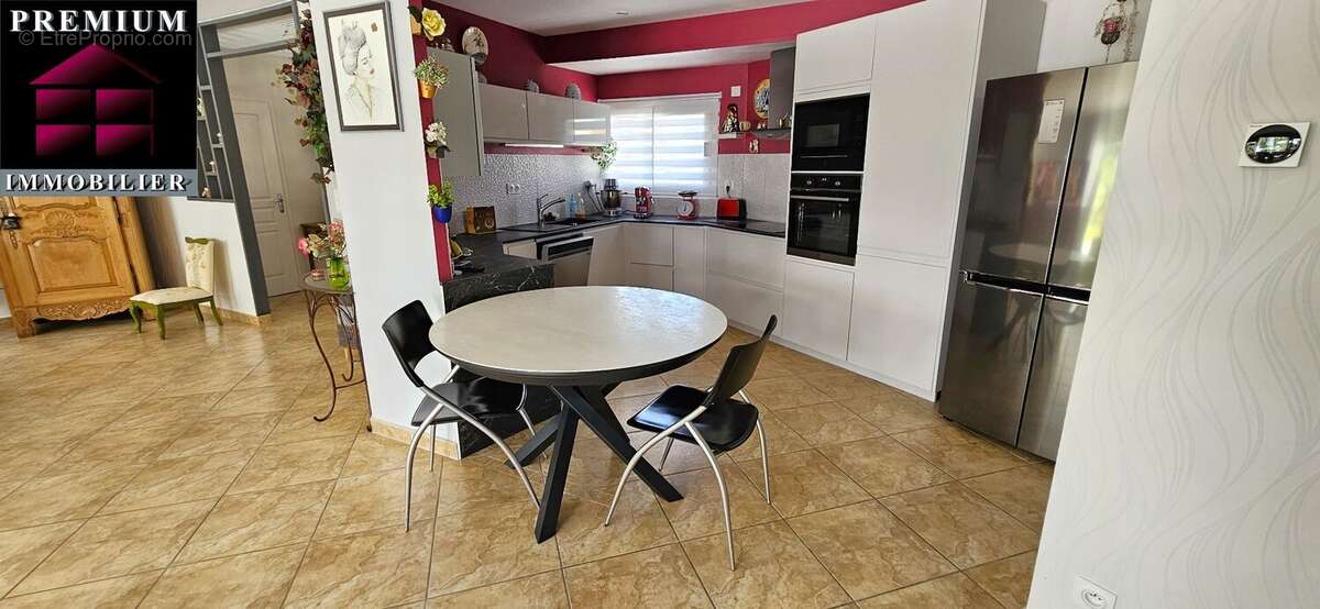 Maison à SAINT-ESTEVE