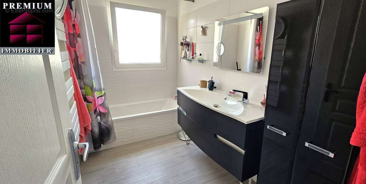 Maison à SAINT-ESTEVE