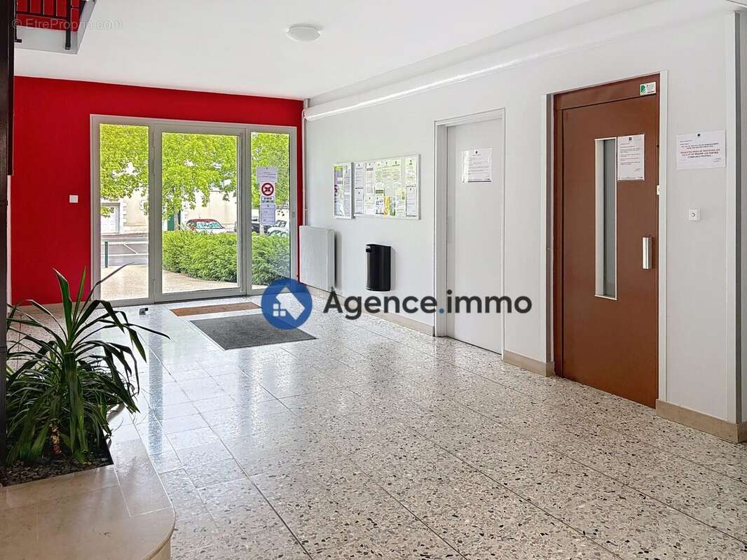 Appartement à SAINT-CYR-SUR-LOIRE